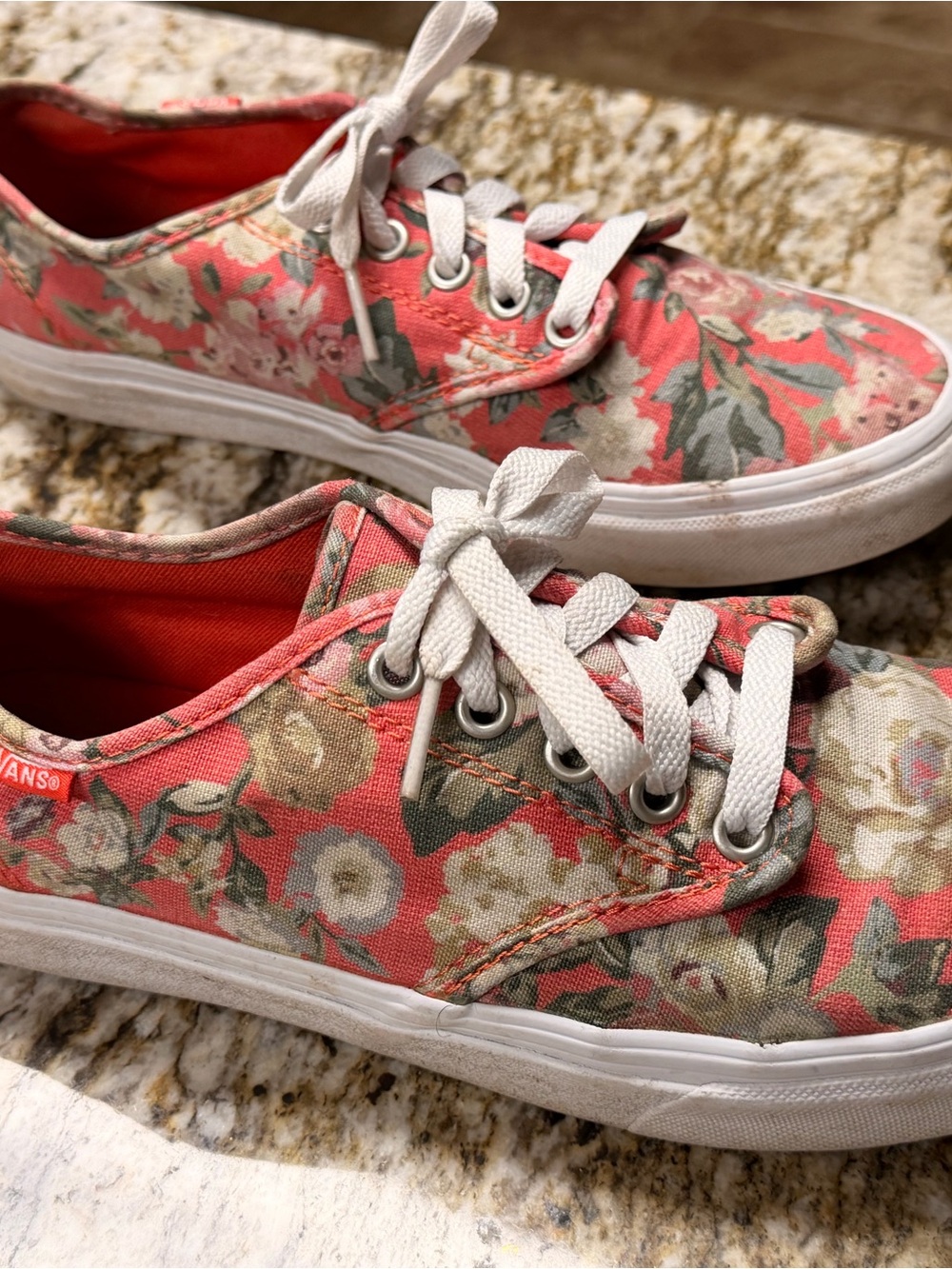 VANS Women’s Size 8.5 Coral with Floral Print Canvas Lace-Up Sneakers - Picture 6 of 13
